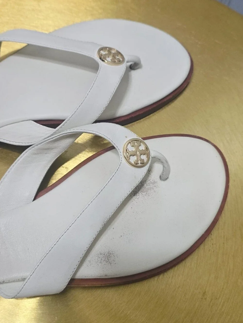 Tory Burch Benton Sandals White Leather Signature Gold-tone Medallion Sz 9M
